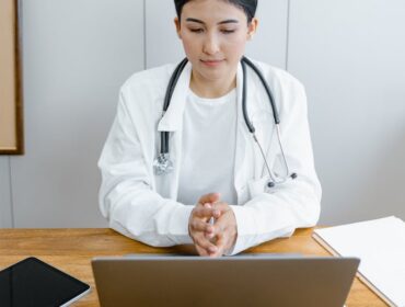 Using the Internet to Educate Eating Disorders Patients